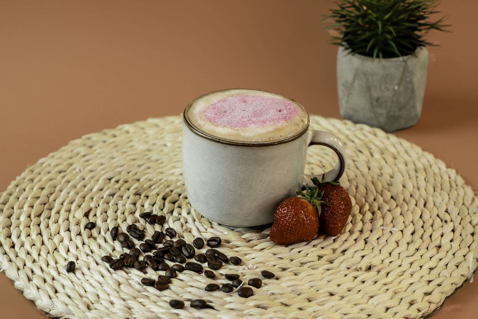 A strawberry latte at Chaii Pot